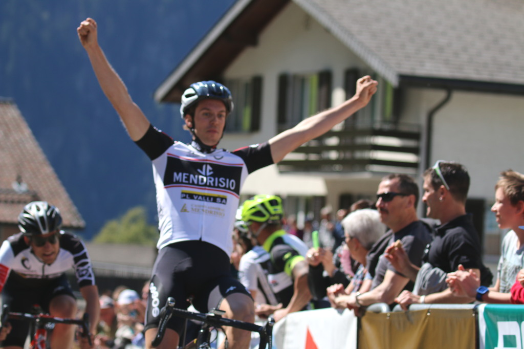 Cyrille Thièry si impone a Bristen cogliendo il 4° successo stagionale