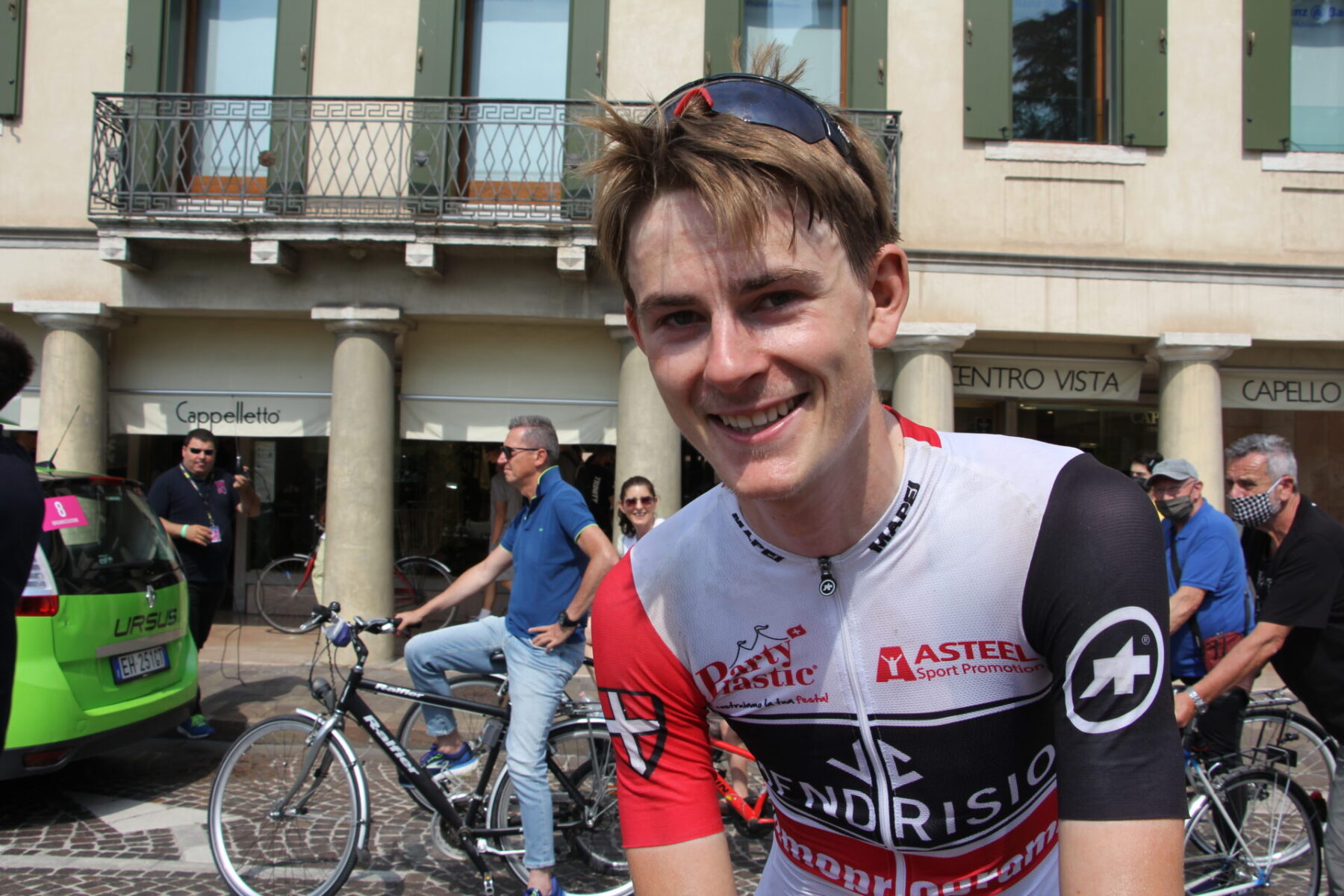 Asbjorn Hellemose passa professionista con la Trek
